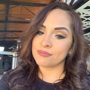 Meet your Posher, Marcela